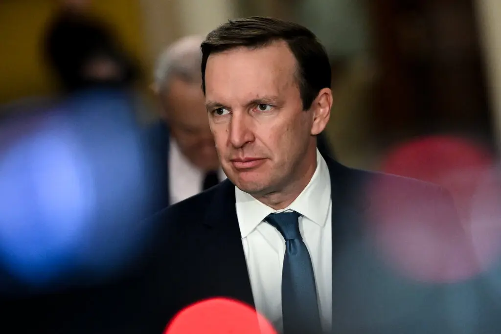 Поки демократи хвилюються за Байдена, Мерфі каже, що він повинен відповісти на занепокоєння виборців